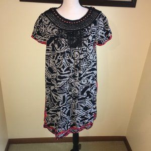 Black& White Dress w Crochet/Bead Fringe Neckline
